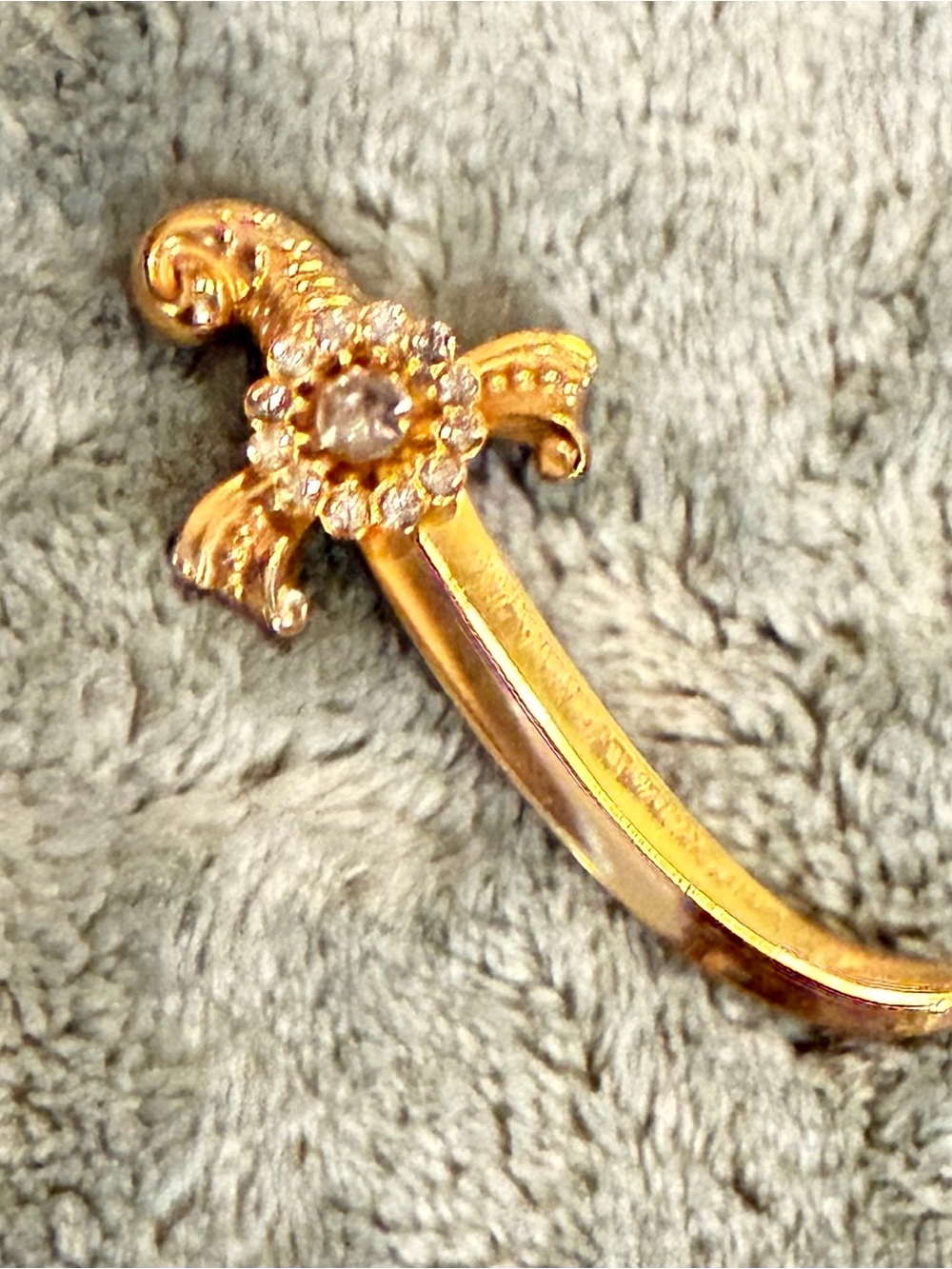 Vintage Signed Coro Pegasus Gold Tone Scimitar Sword Brooch Rhinestone Hilt Pin